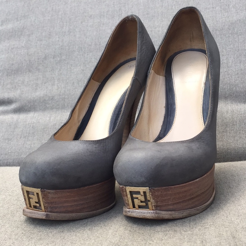 FENDI “Fendista” Italian Platform Pump in Gray with Gold FF Emblem